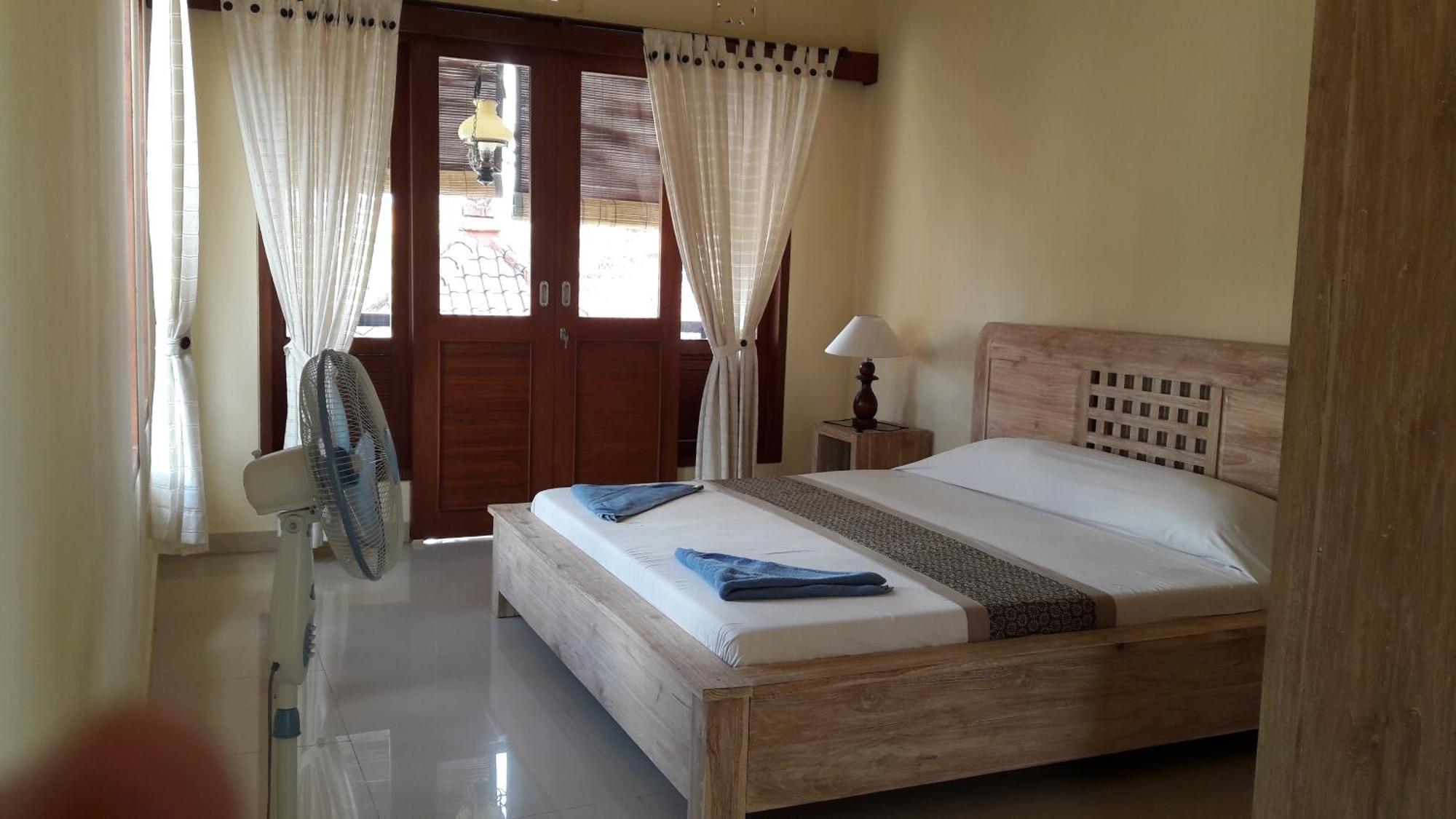 Three Ayu Family House Couette-café Ubud