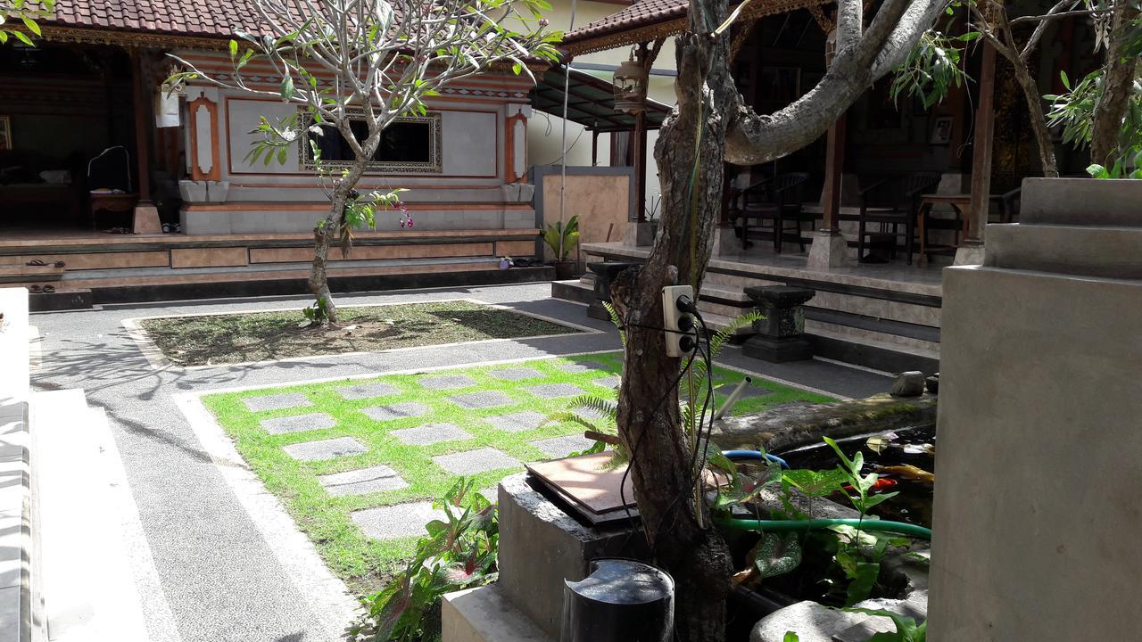 Three Ayu Family House Couette-café