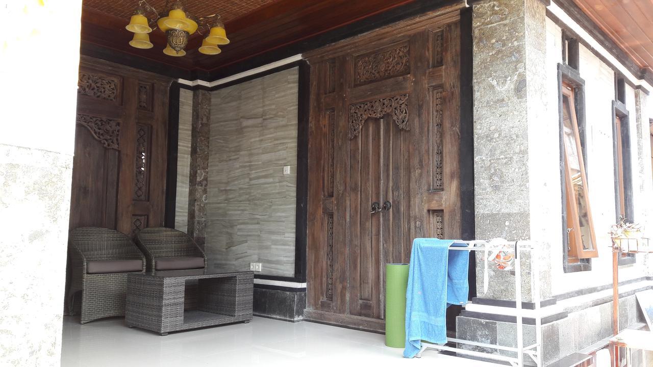 Three Ayu Family House Couette-café Ubud